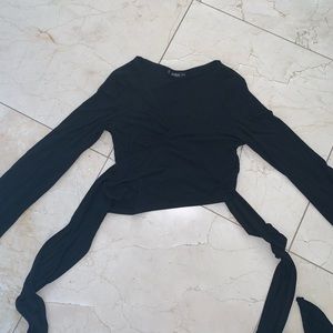 Black long sleeve wrap top!!
